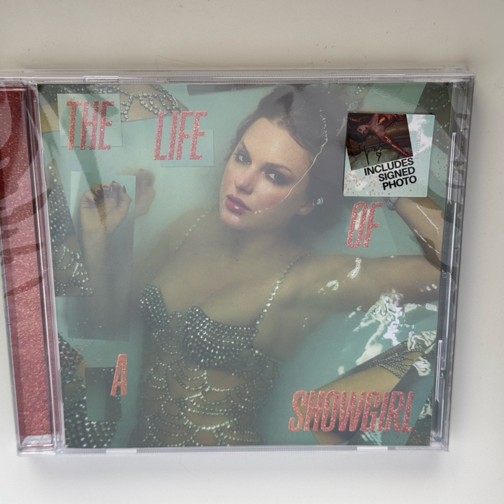 The Life of a Soundgirl CD Taylor Swift Signed Photo 2